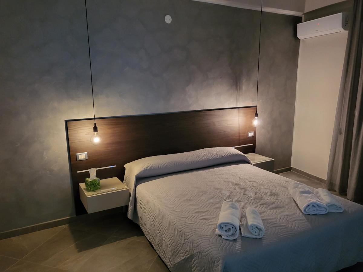Casa Dello Stretto Hotel เมสซีนา ภายนอก รูปภาพ