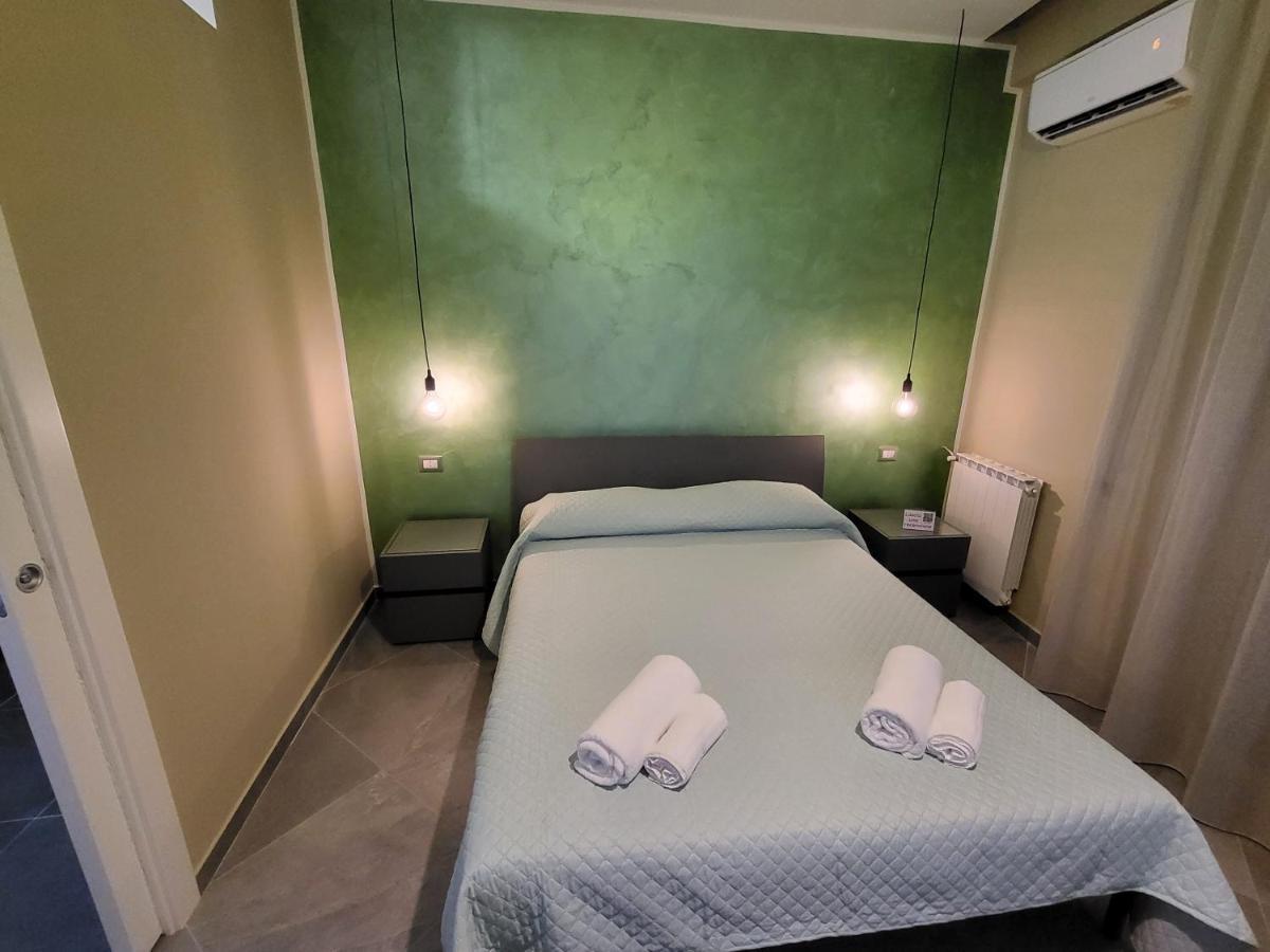 Casa Dello Stretto Hotel เมสซีนา ภายนอก รูปภาพ