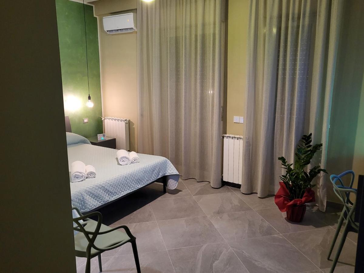 Casa Dello Stretto Hotel เมสซีนา ภายนอก รูปภาพ